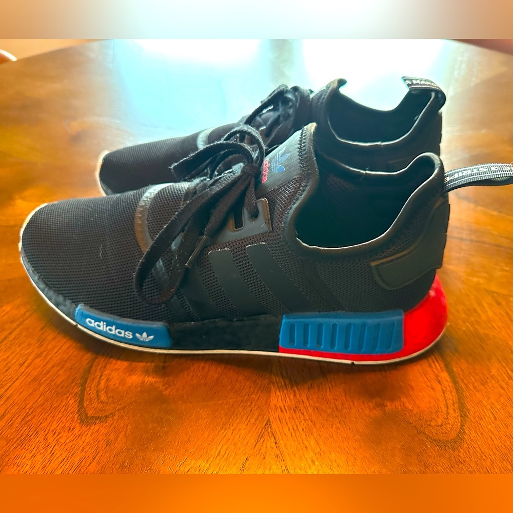 Men’s size 10 black adidas